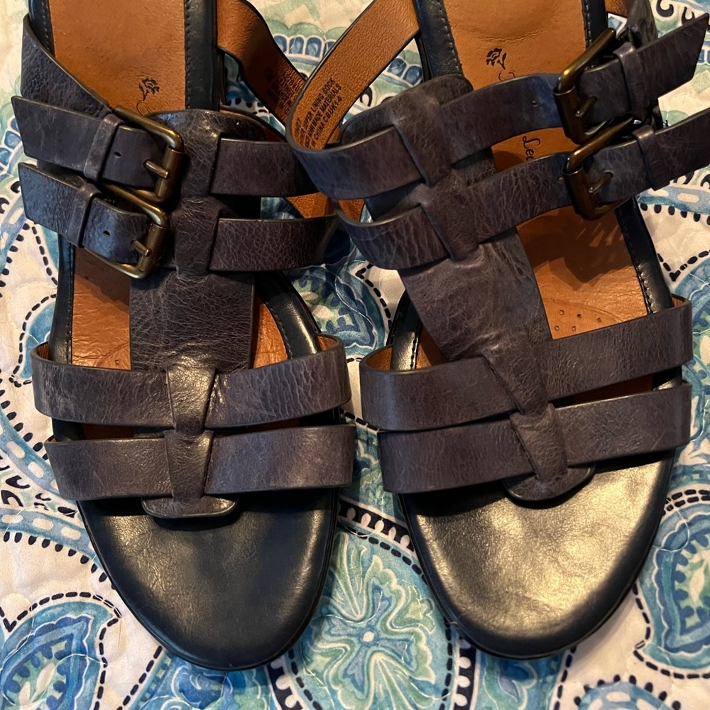 Sofft navy blue leather sandals Size 10